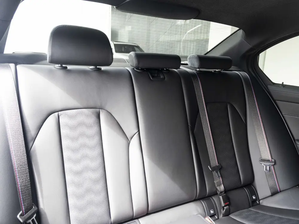 BMW M3 Sedan uit 2025, foto 11