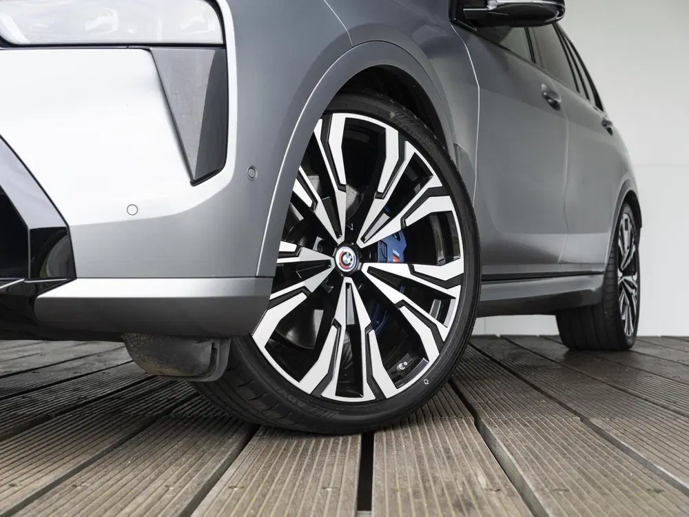 BMW X7 M60i xDrive uit 2023, foto 18