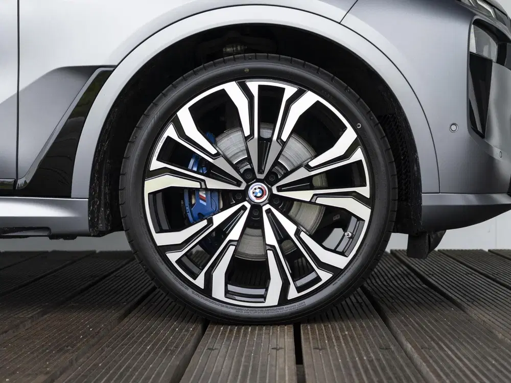 BMW X7 M60i xDrive uit 2023, foto 9