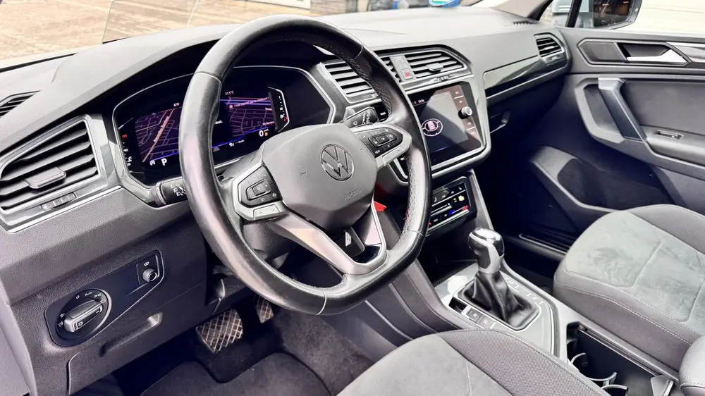 Volkswagen Tiguan 1.5 TSI R-Line Business+ DSG Panoramadak | uit 2021, foto 11