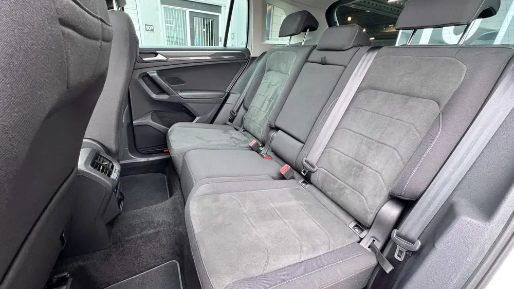Volkswagen Tiguan 1.5 TSI R-Line Business+ DSG Panoramadak | uit 2021, foto 14
