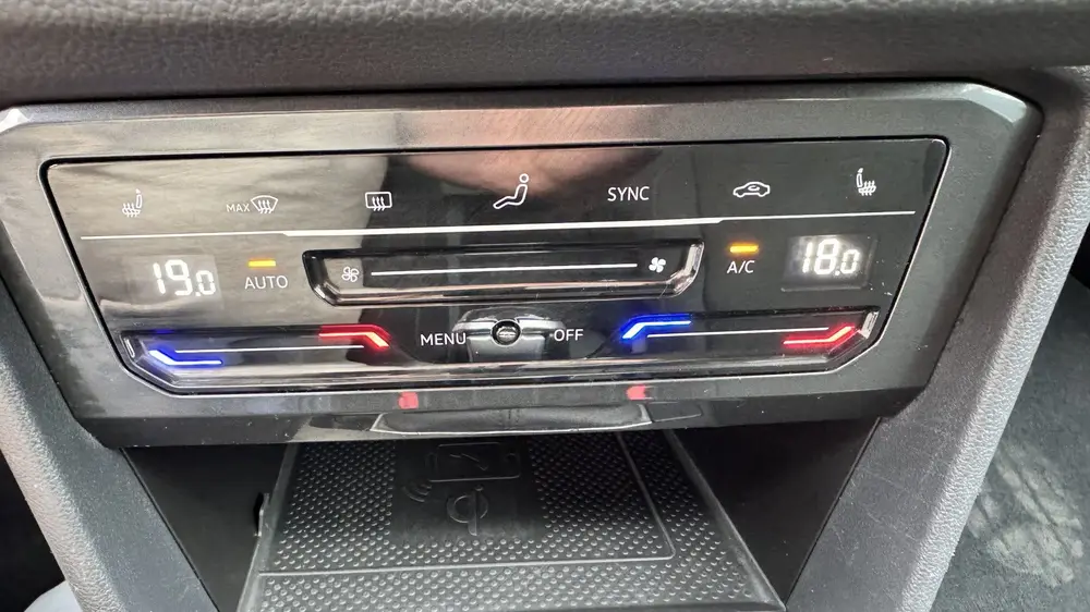 Volkswagen Tiguan 1.5 TSI R-Line Business+ DSG Panoramadak | uit 2021, foto 16