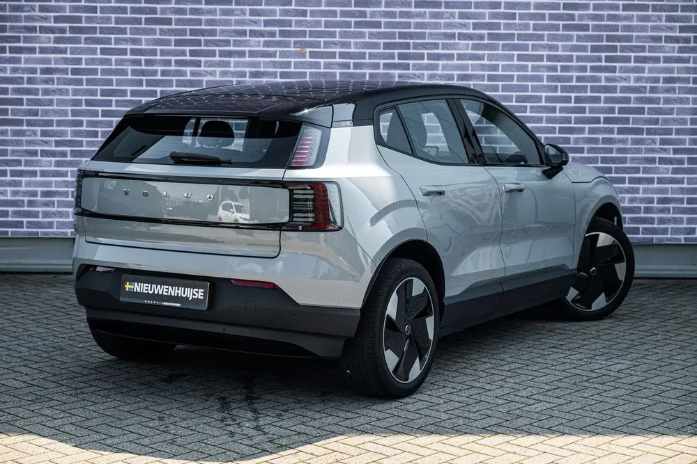 Volvo EX30 Single Motor Extended Range Plus 69 kWh uit 2024, foto 14