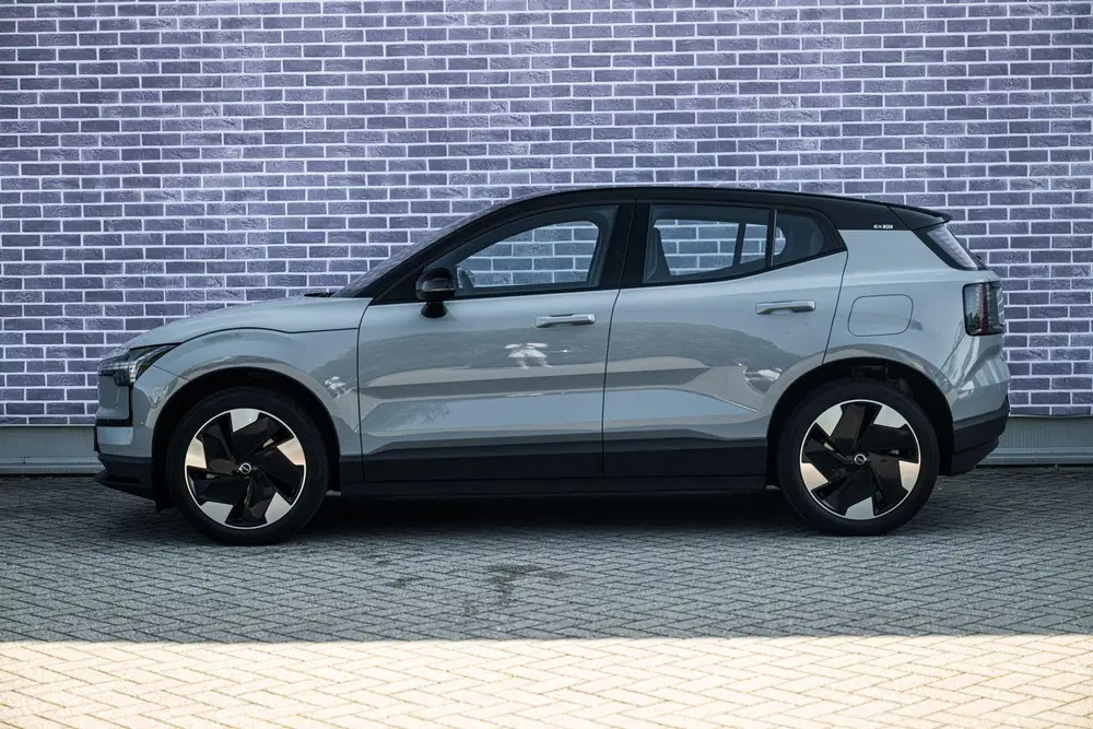 Volvo EX30 Single Motor Extended Range Plus 69 kWh uit 2024, foto 4