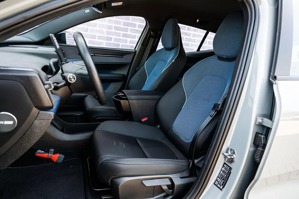 Volvo EX30 Single Motor Extended Range Plus 69 kWh uit 2024, foto 6