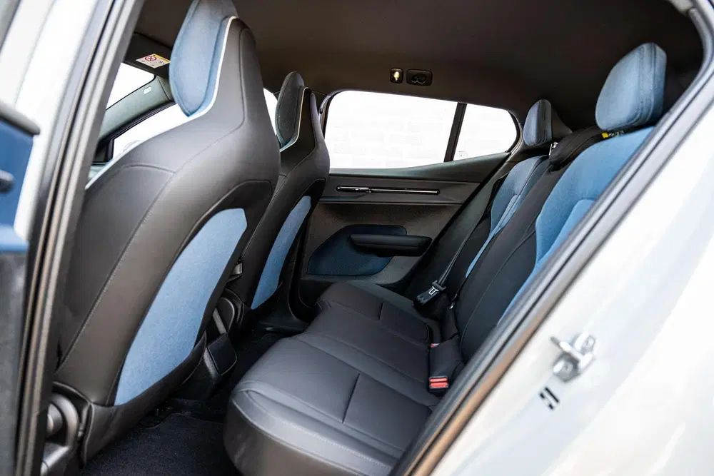 Volvo EX30 Single Motor Extended Range Plus 69 kWh uit 2024, foto 7
