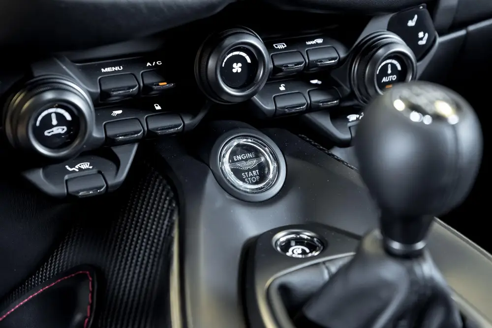 Aston Martin Vantage Coupe | Manual | Carbon Fibre Package | uit 2019, foto 16