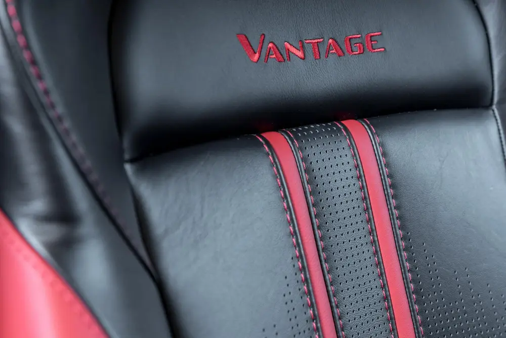 Aston Martin Vantage Coupe | Manual | Carbon Fibre Package | uit 2019, foto 18