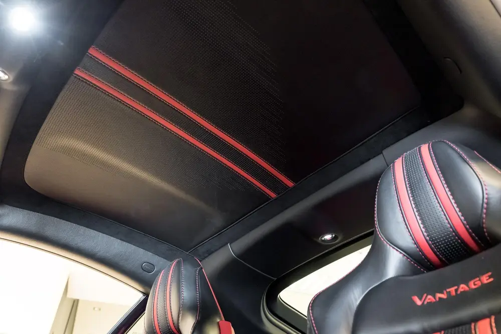 Aston Martin Vantage Coupe | Manual | Carbon Fibre Package | uit 2019, foto 20