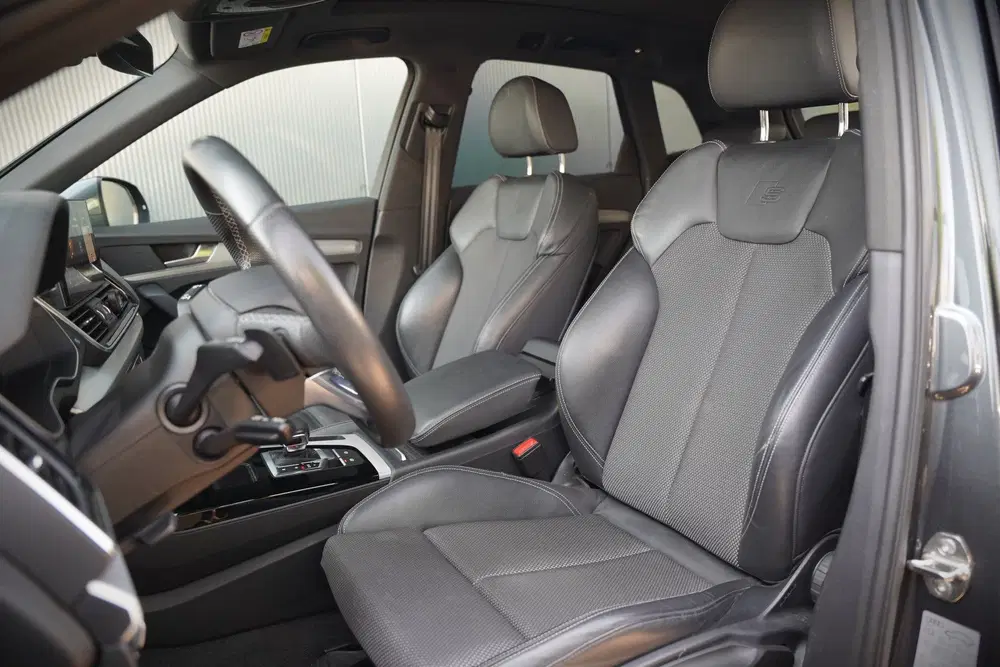 Audi Q5 50 TFSI e S edition S-Line uit 2021, foto 3