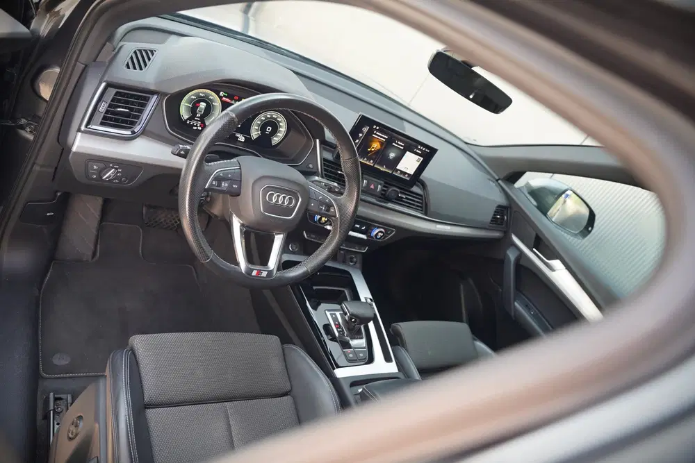 Audi Q5 50 TFSI e S edition S-Line uit 2021, foto 4