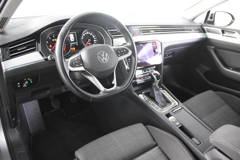 Volkswagen Passat Variant 1.5 TSI *1ste Eigenaar*Panoramadak uit 2021, foto 2
