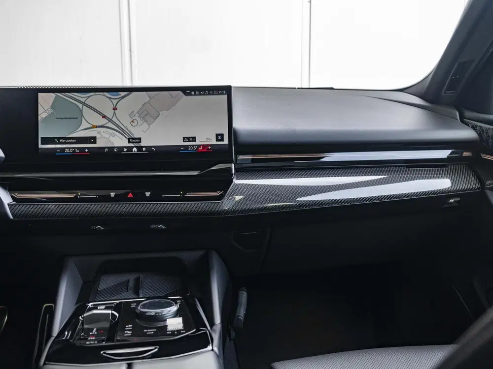 BMW 5-serie Touring 530e uit 2025, foto 12
