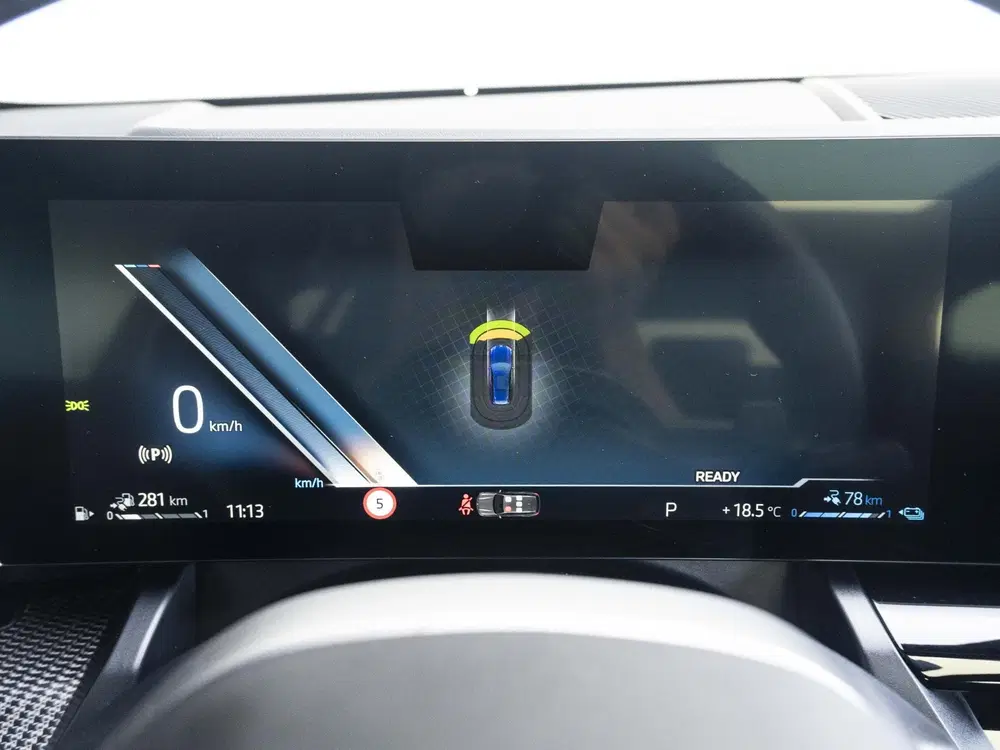 BMW 5-serie Touring 530e uit 2025, foto 16
