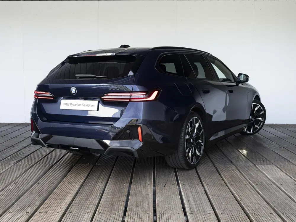 BMW 5-serie Touring 530e uit 2025, foto 2