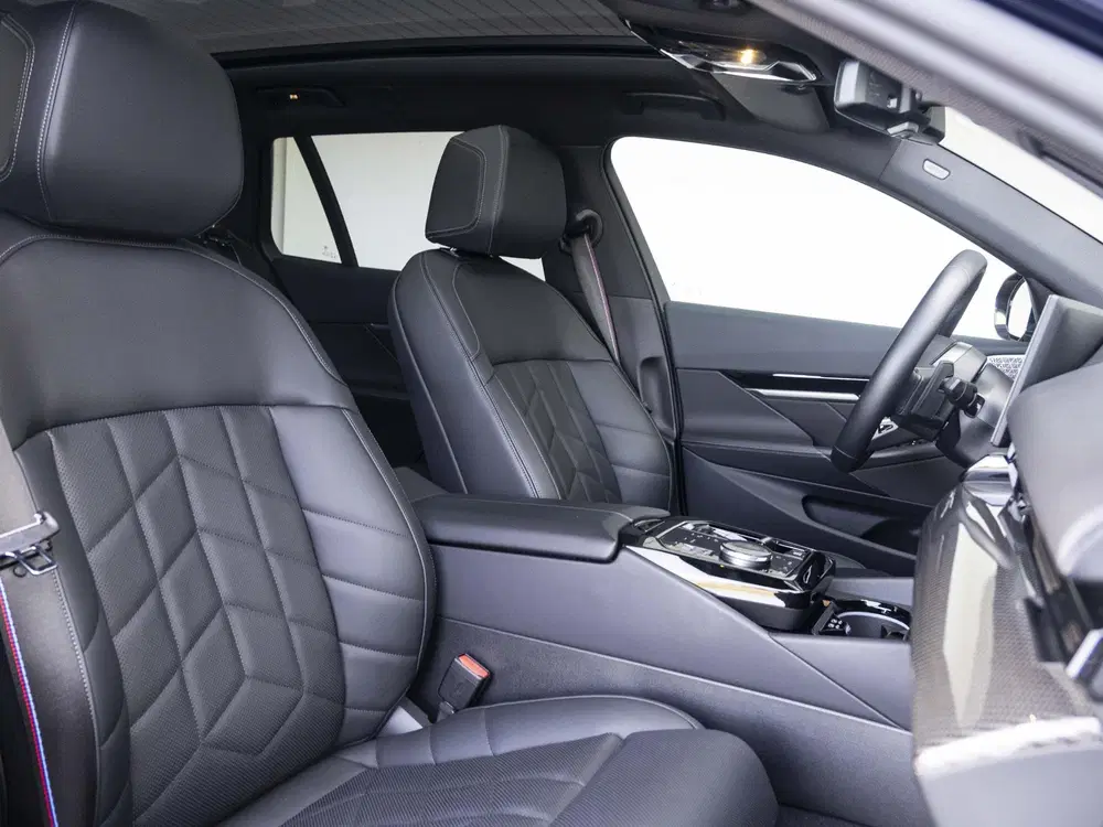 BMW 5-serie Touring 530e uit 2025, foto 4