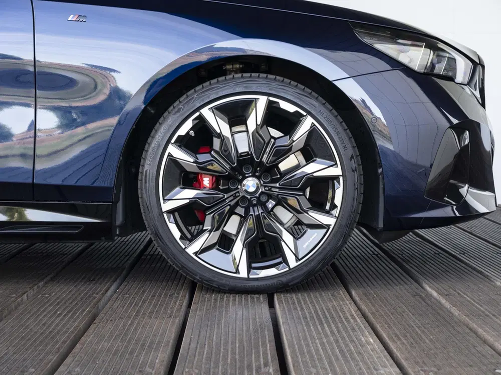 BMW 5-serie Touring 530e uit 2025, foto 9