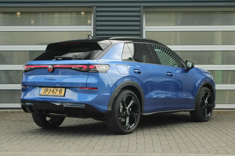 Volkswagen T-Roc 1.5 eTSI 150pk DSG R-Line First Edition | H uit 2025, foto 2