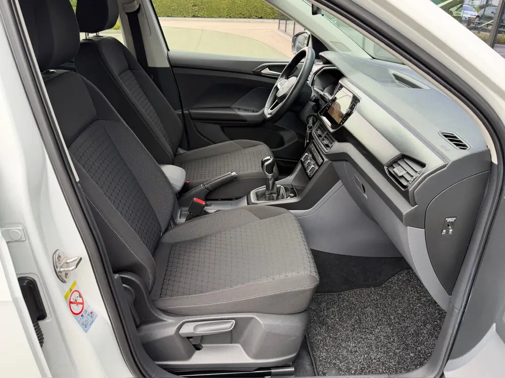 Volkswagen T-Cross 1.0 TSI Life | Trekhaak | Navi | Adap. Cr uit 2019, foto 20