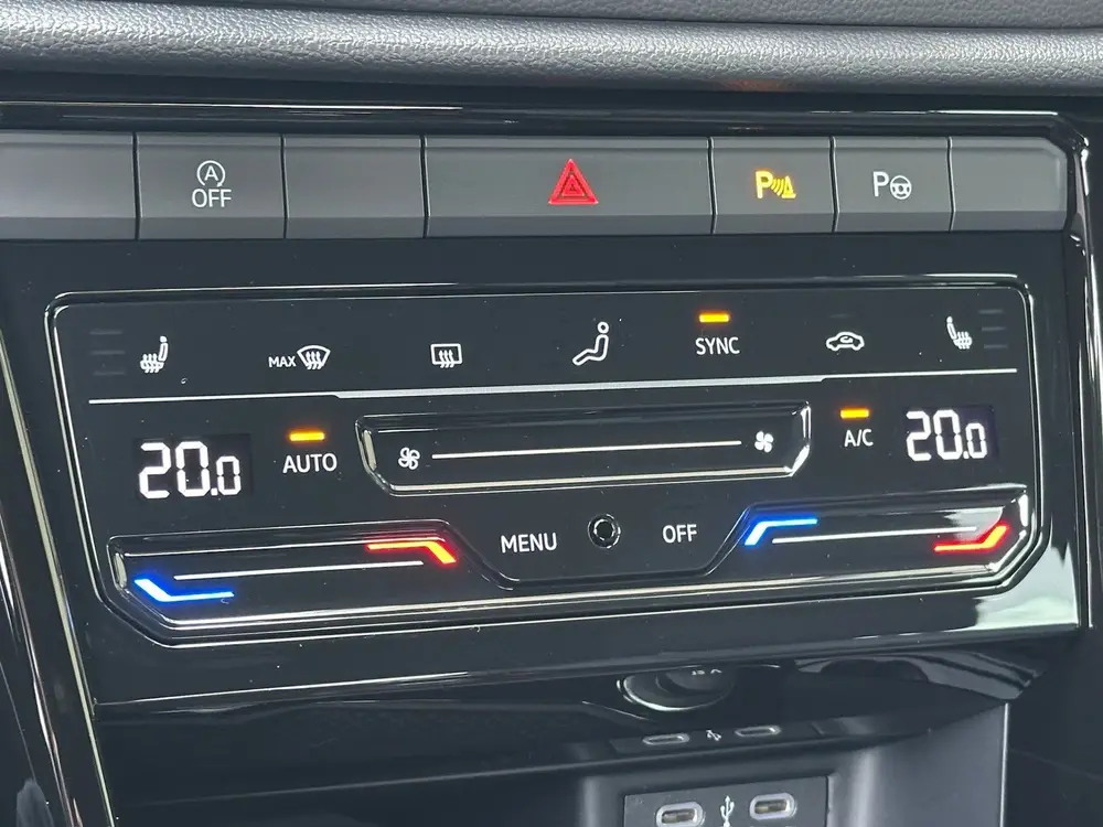Volkswagen T-Roc 1.5 TSI 150pk DSG R-Line | Camera | Keyless uit 2024, foto 18
