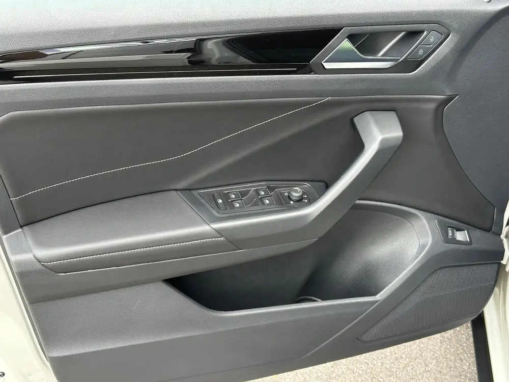 Volkswagen T-Roc 1.5 TSI 150pk DSG R-Line | Camera | Keyless uit 2024, foto 8