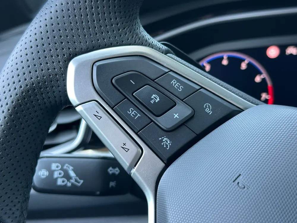 Volkswagen T-Roc 1.5 TSI 150pk DSG R-Line | Camera | Keyless uit 2025, foto 13