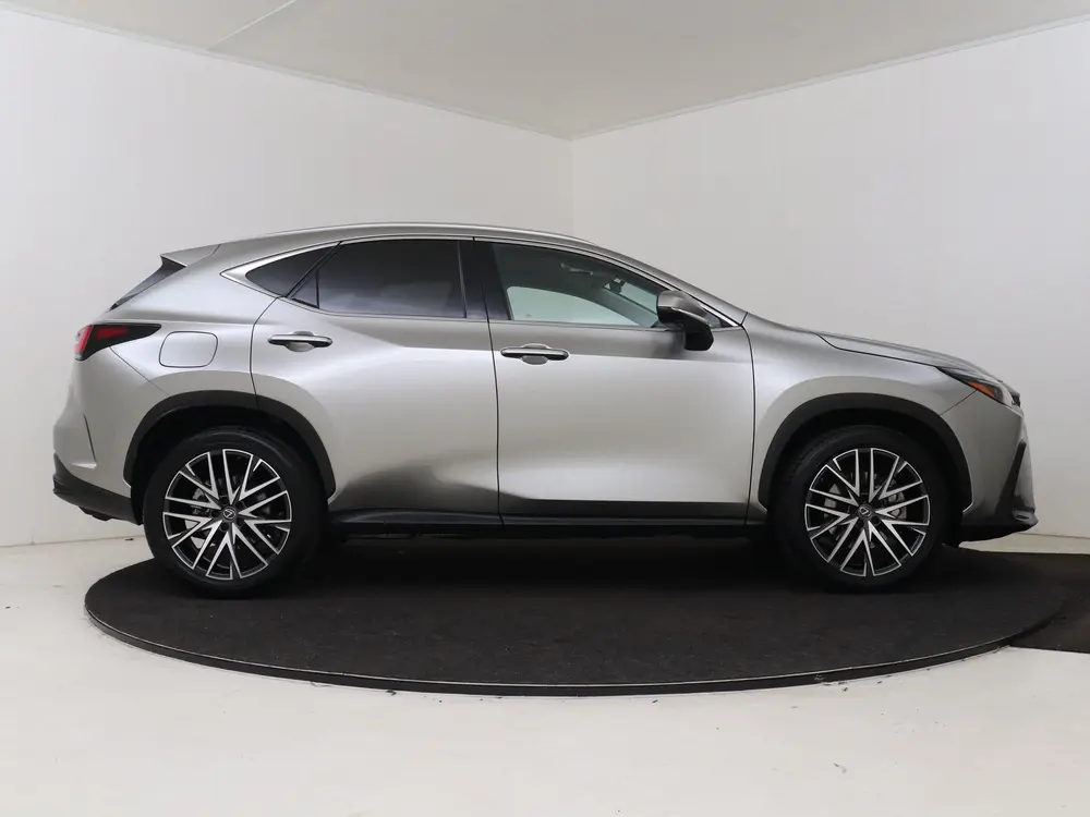 Lexus NX 450h+ AWD Luxury Line uit 2024, foto 10