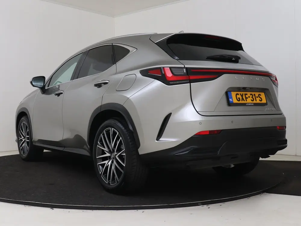 Lexus NX 450h+ AWD Luxury Line uit 2024, foto 12