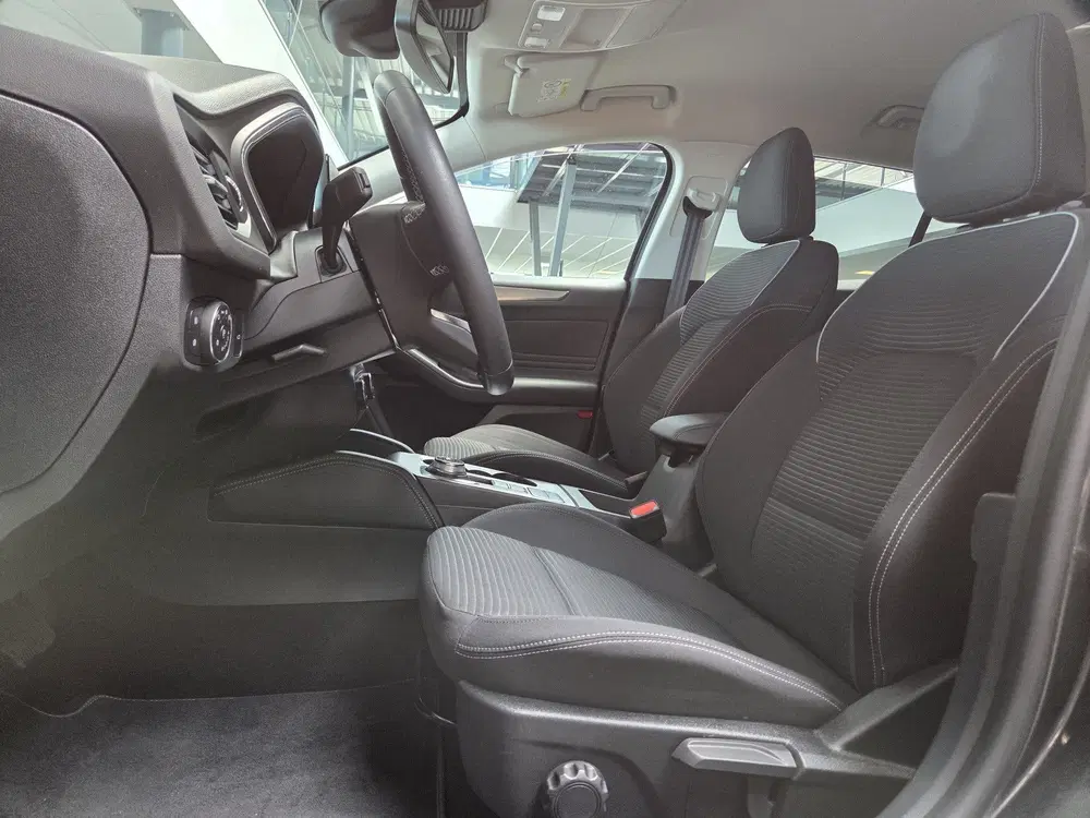 Ford Focus 1.0 EcoBoost Titanium X Business uit 2021, foto 13