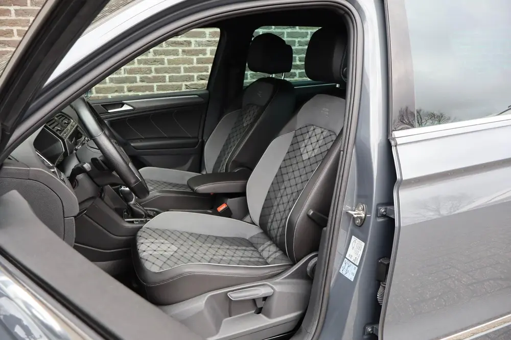 Volkswagen Tiguan 1.5 TSI 150pk DSG R-Line Business+ | Trekh uit 2020, foto 4