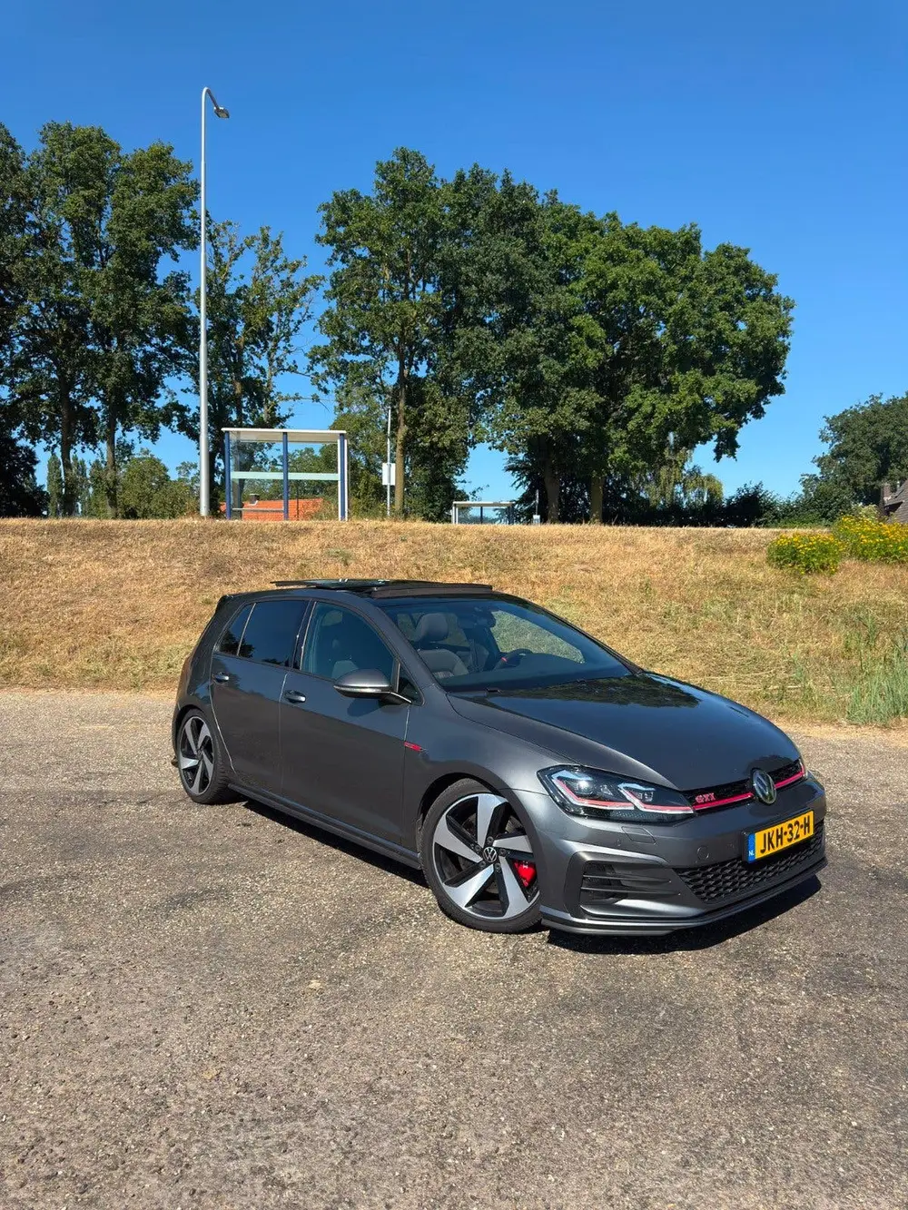 Volkswagen Golf VII Golf 2.0 TSI 245pk 7-DSG 2019 Grijs uit 2019