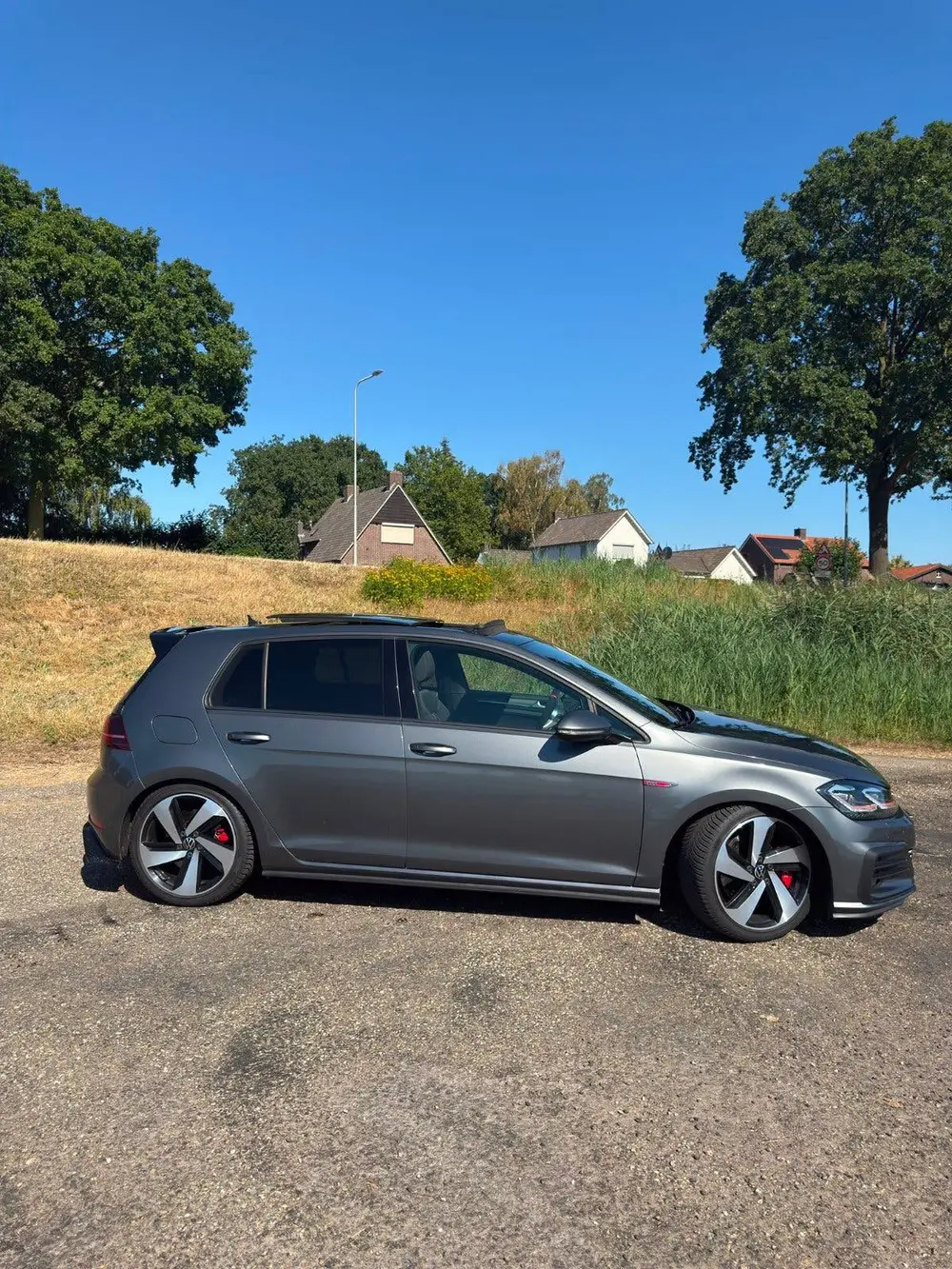 Volkswagen Golf VII Golf 2.0 TSI 245pk 7-DSG 2019 Grijs uit 2019, foto 2
