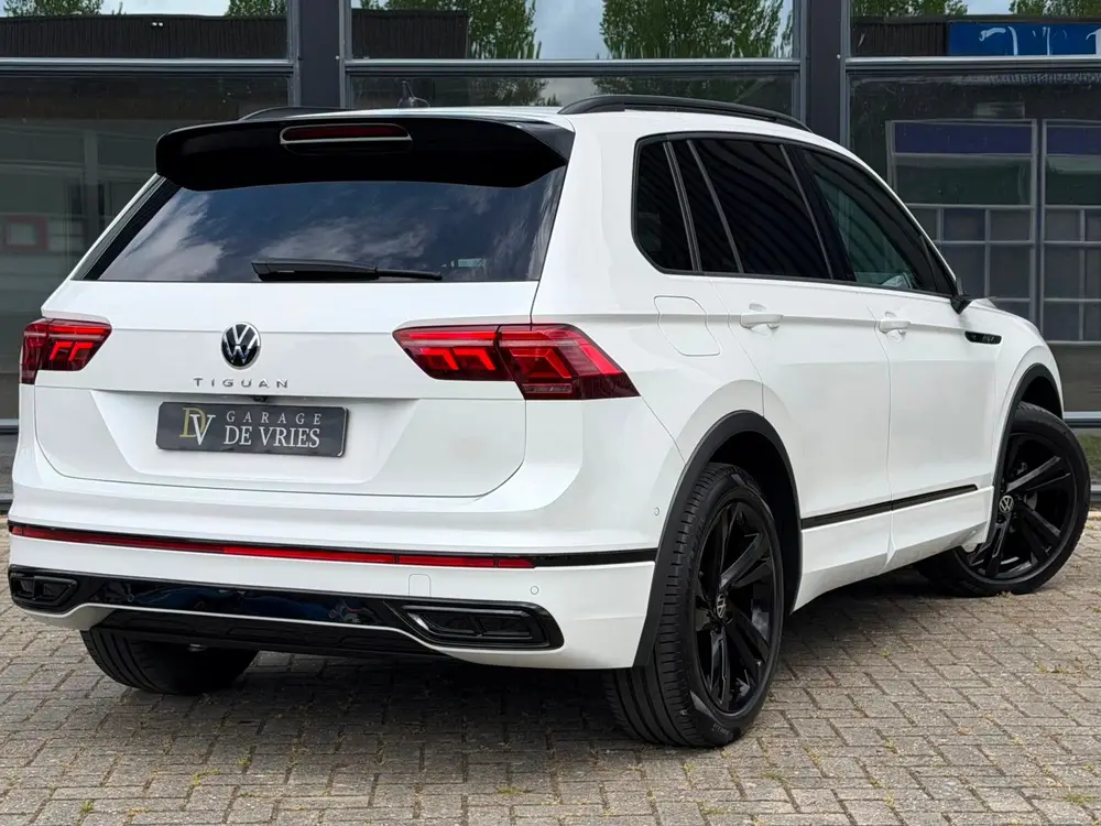 Volkswagen Tiguan 1.5 TSI R-Line Black Style DSG ACC Full Op uit 2021, foto 3