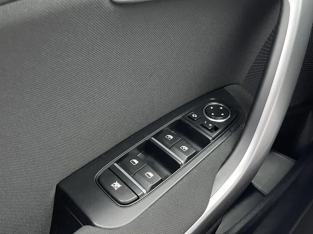 Kia Ceed 1.5 T-GDi DynamicLine Navigatie uit 2023, foto 12