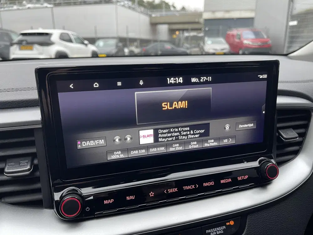 Kia Ceed 1.5 T-GDi DynamicLine Navigatie uit 2023, foto 19