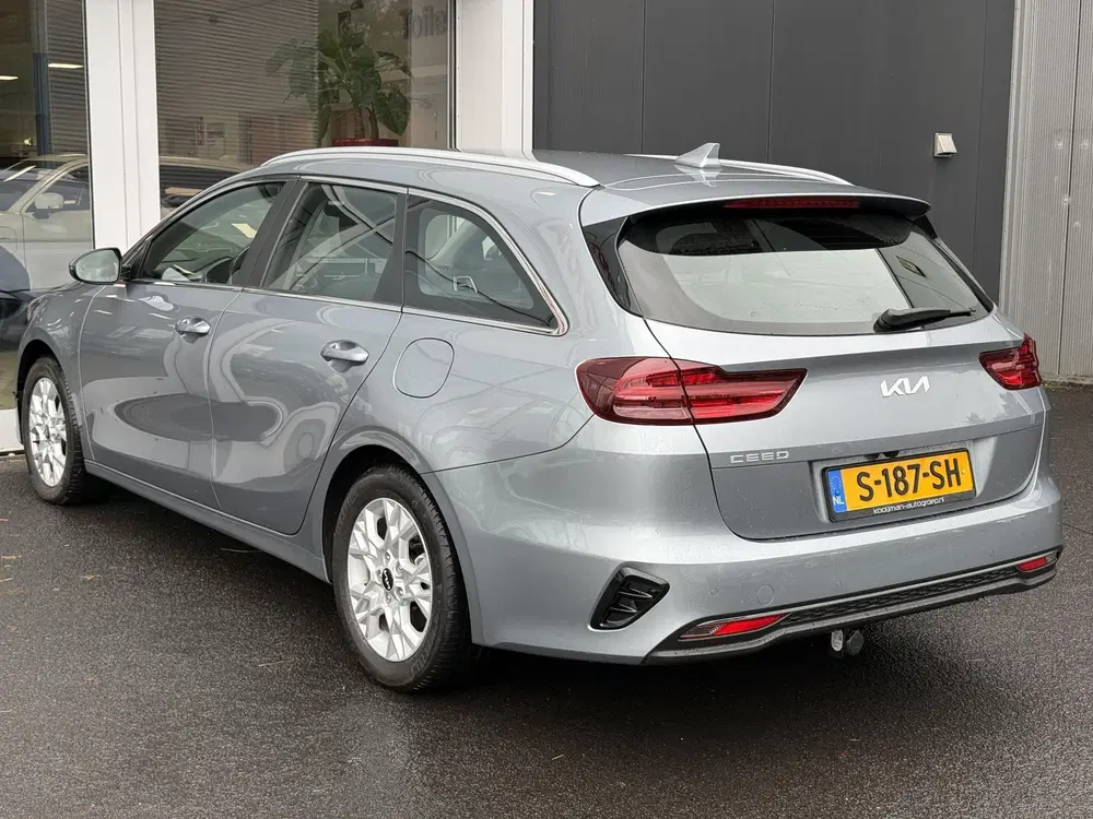 Kia Ceed 1.5 T-GDi DynamicLine Navigatie uit 2023, foto 5