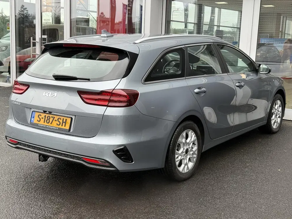 Kia Ceed 1.5 T-GDi DynamicLine Navigatie uit 2023, foto 7