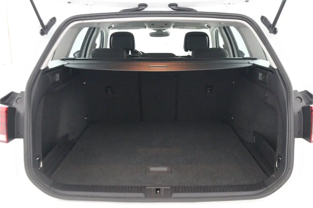 Volkswagen Passat Variant 1.6 TDI Comfort Business | Camera uit 2019, foto 17