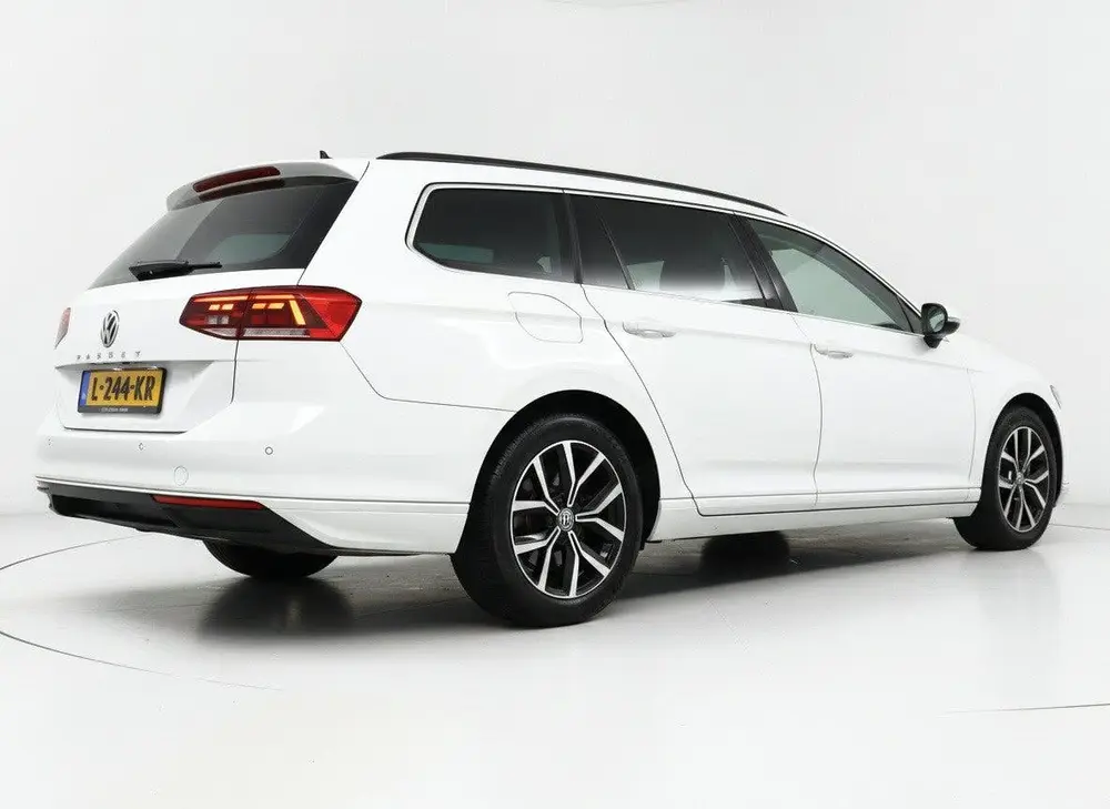 Volkswagen Passat Variant 1.6 TDI Comfort Business | Camera uit 2019, foto 3