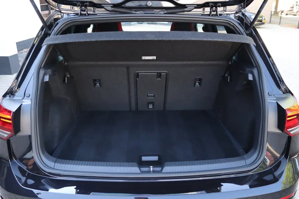 Volkswagen Golf 2.0 TSI GTI PANO IQ LIGHT SFEER CARPLAY uit 2020, foto 13
