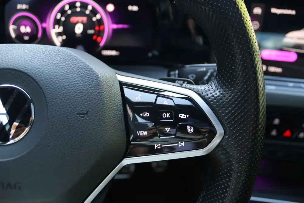 Volkswagen Golf 2.0 TSI GTI PANO IQ LIGHT SFEER CARPLAY uit 2020, foto 20