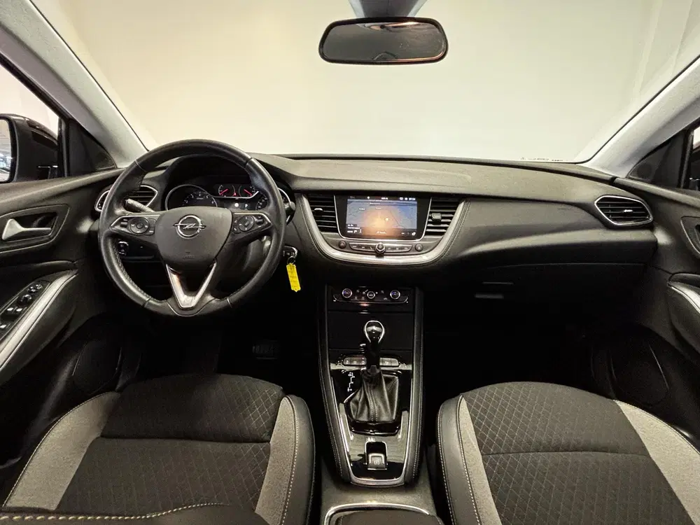 Opel Grandland X 1.2 Turbo Business Elegance uit 2021, foto 17