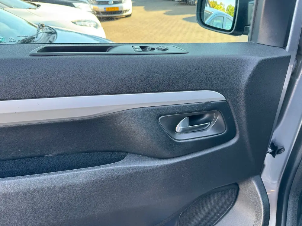 Toyota Proace 2.0 D-4D Black Line Long DC Bj 2021 Zee uit 2021, foto 3