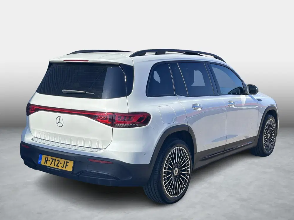 Mercedes-Benz EQB 300 4MATIC AMG Line 7p. 67 kWh uit 2022, foto 2