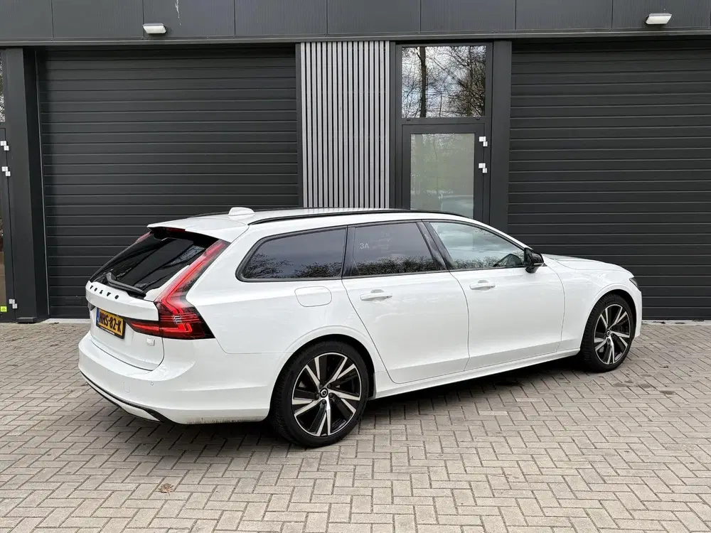 Volvo V90 2.0 T8 AWD Inscription Exclusive (bj 2021) uit 2021, foto 2