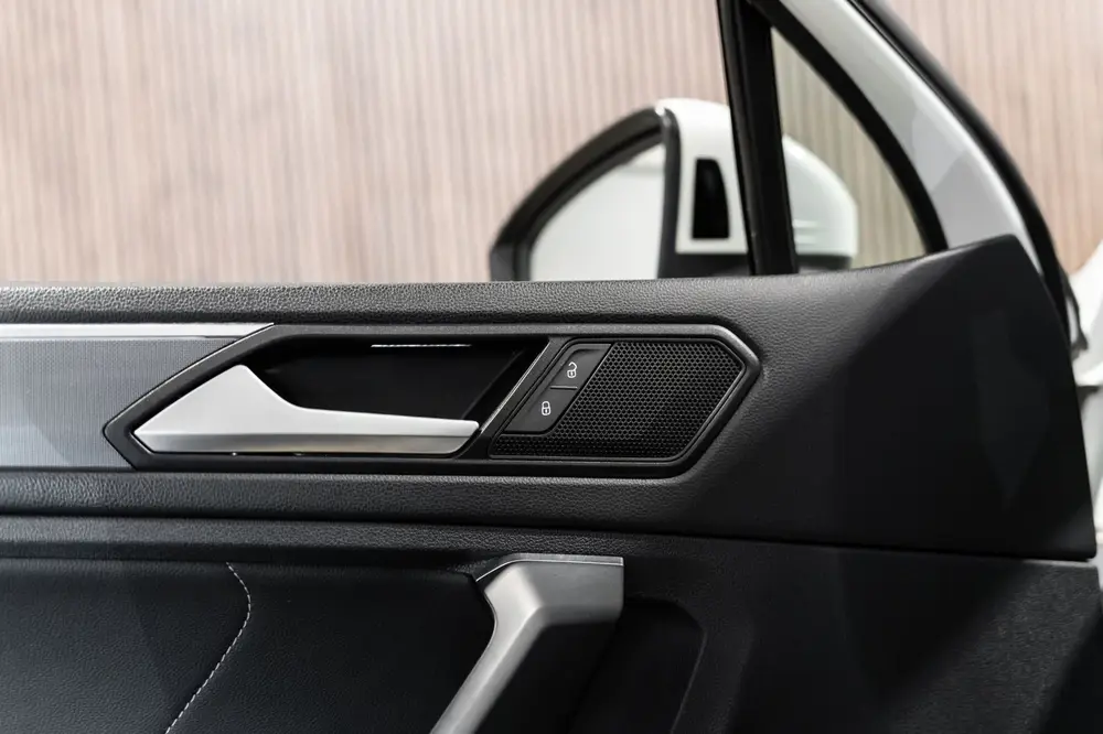 Volkswagen Tiguan 2.0 TSI 4Motion R-Line DSG PANO LED CAMERA uit 2019, foto 19