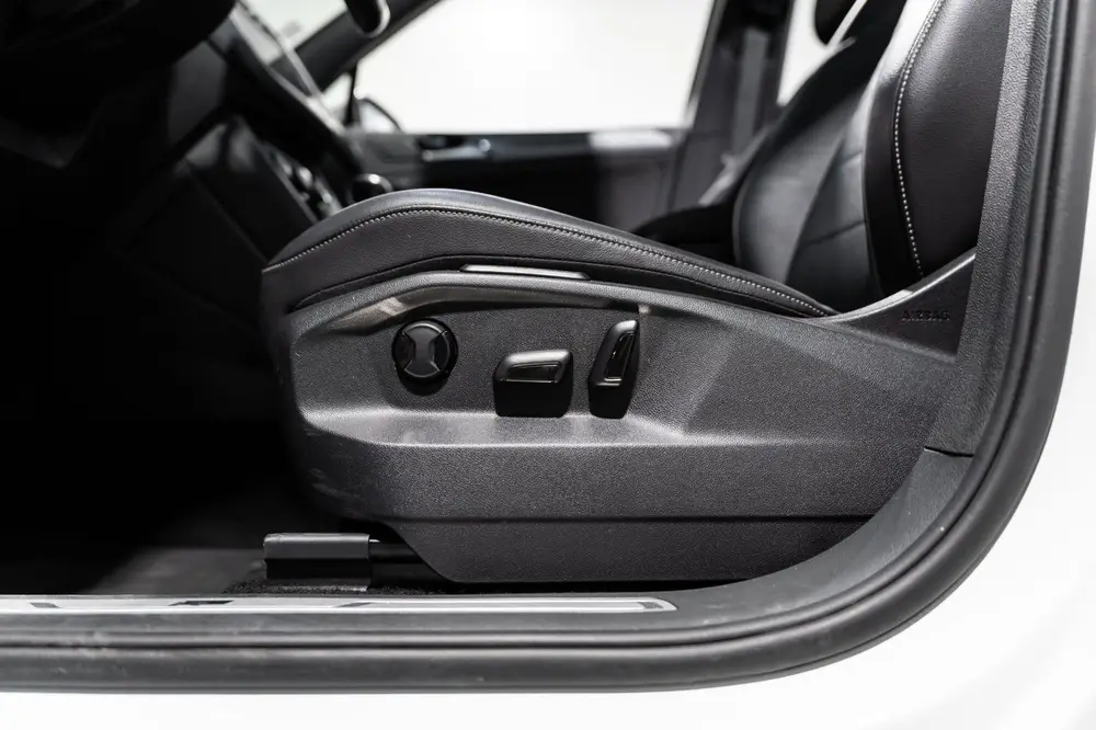 Volkswagen Tiguan 2.0 TSI 4Motion R-Line DSG PANO LED CAMERA uit 2019, foto 20
