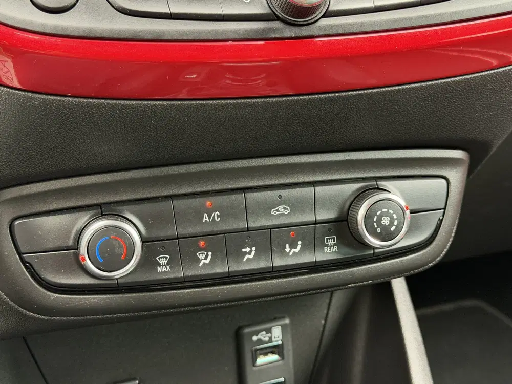 Opel Crossland BWJ 11-2021 uit 2021, foto 15