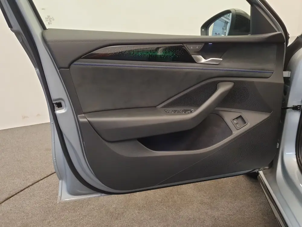 Volkswagen Passat Variant 1.5 eHybrid 272pk DSG/AUT R-Line E uit 2025, foto 20