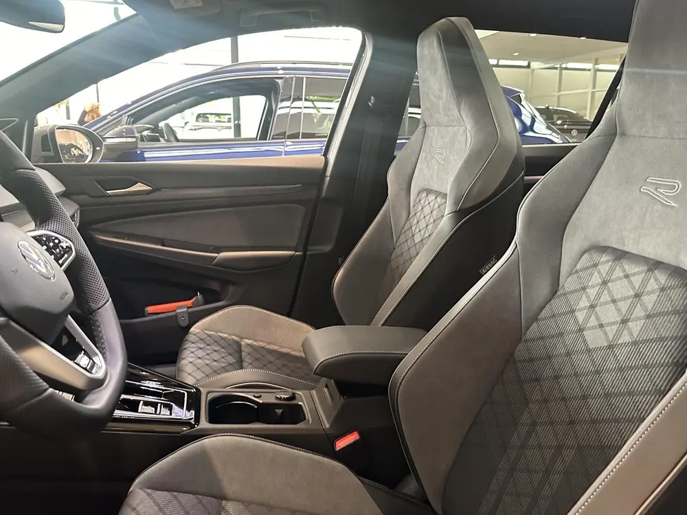 Volkswagen Golf Variant 1.5 eTSI R-Line Business+ | Panorami uit 2023, foto 12